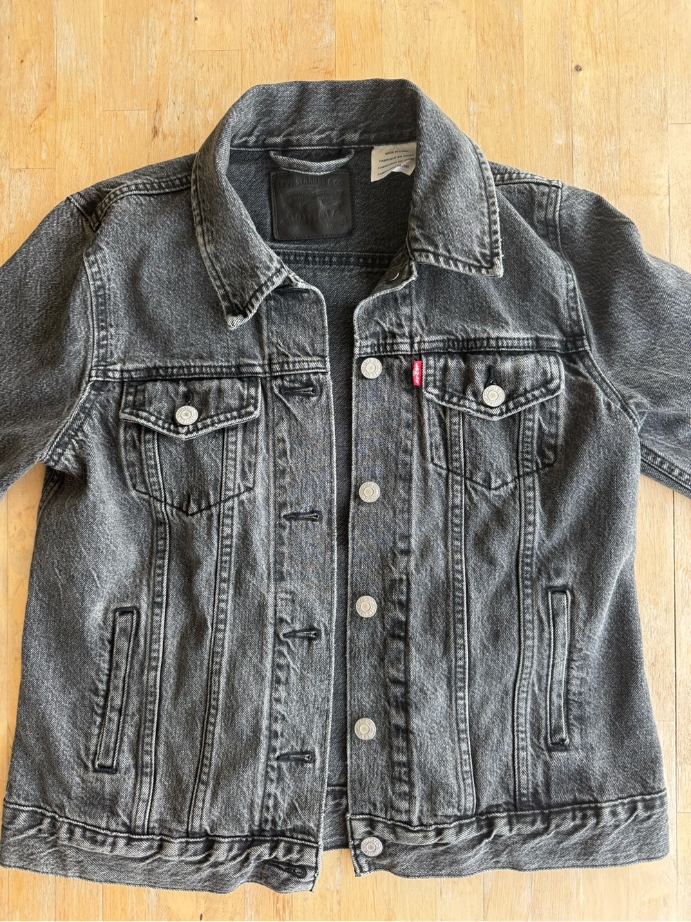 Levi's Women's Black Denim Jacket - Picture 1 of 3
